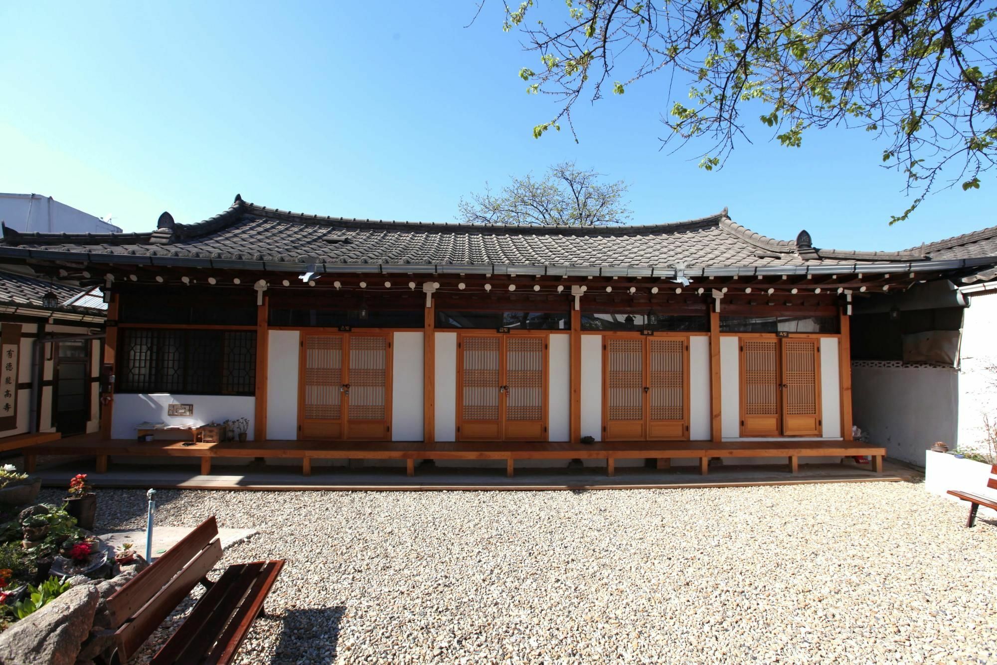 Hotel Dukmanjae Jeonju Exterior foto